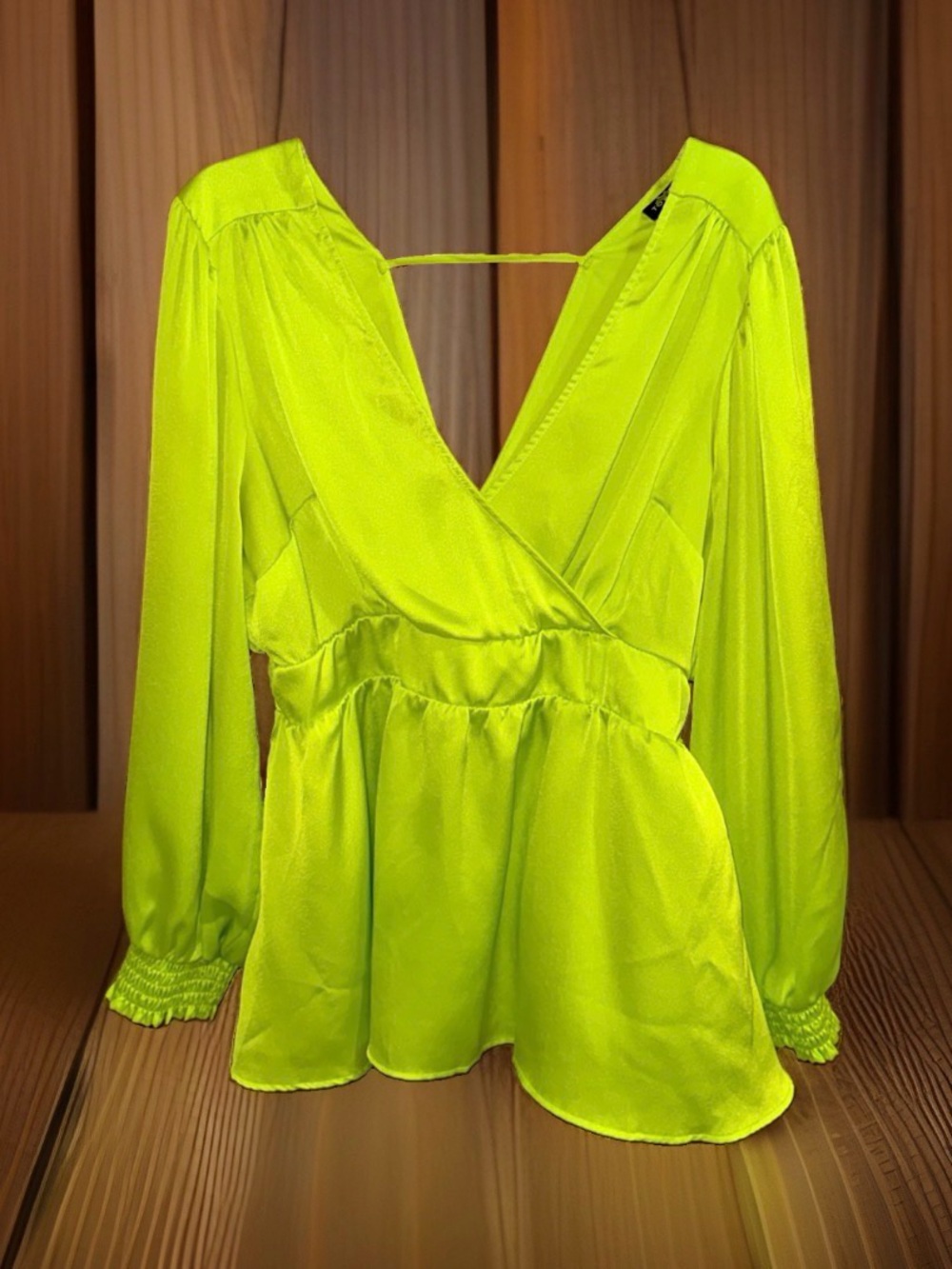Torrid Women’s V-Neck Long Sleeve Peplum Top w/Tie Back in Neon Lime-0/L/12-EC